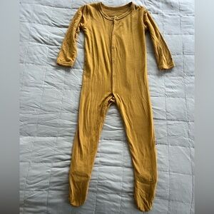 Kyte Baby Marigold Yellow Snap Footie Fall 2022 Moo line Retired Sz 6-12 months